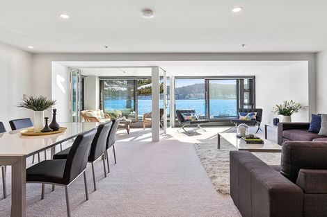 Photo of property in 318 Oriental Parade, Oriental Bay, Wellington, 6011