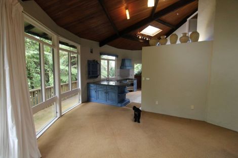 Photo of property in 539 South Titirangi Road, Titirangi, Auckland, 0604