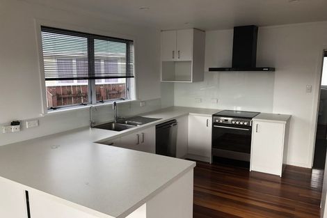 Photo of property in 12 Riversdale Drive, Merrilands, New Plymouth, 4312