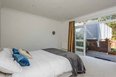 Photo of property in 8a Central Terrace, Kelburn, Wellington, 6012