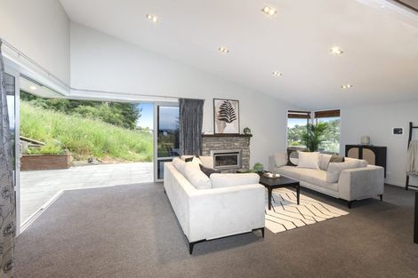 Photo of property in 10 Maurice Knowles Lane, Cashmere, Christchurch, 8022