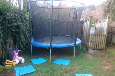 Photo of property in 1 Malters Place, Browns Bay, Auckland, 0630