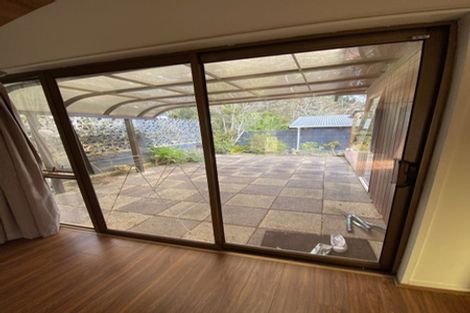 Photo of property in 2/13 Saddleback Rise, Murrays Bay, Auckland, 0630