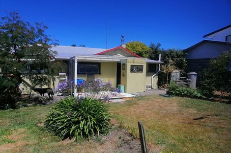 Photo of property in 13 Beach Street, Tangimoana, 4822