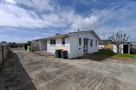 Photo of property in 35 Camellia Avenue, Bell Block, New Plymouth, 4312