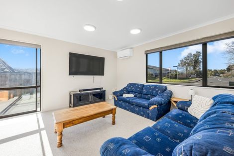 Photo of property in 2 Anna Lane, Glen Eden, Auckland, 0602