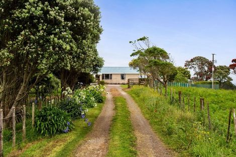 Photo of property in 136 Nopera Road, Waiiti, Urenui, 4377