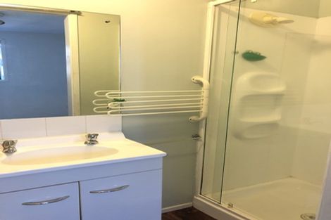 Photo of property in 1/13a Kitewao Street, Northcote, Auckland, 0627