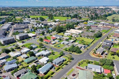 Photo of property in 7 Tarata Crescent, Mangere Bridge, Auckland, 2022