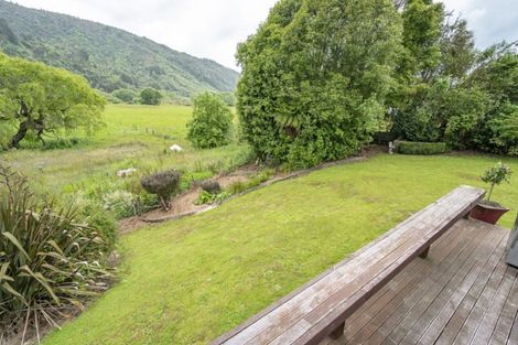 Photo of property in 196 Fairfax Street, Murchison, 7007