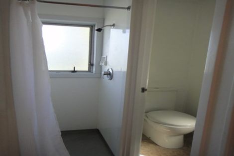 Photo of property in 639a Glenfield Road, Totara Vale, Auckland, 0629