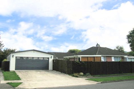 Photo of property in 2 Kelly Grove, Elderslea, Upper Hutt, 5018