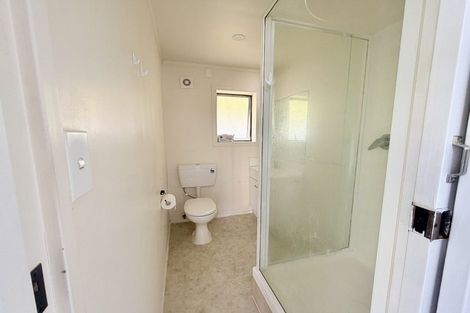 Photo of property in 14 Heather Place, Sunnynook, Auckland, 0620