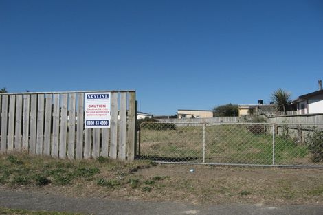 Photo of property in 16 Te Kiri Street, Himatangi Beach, Foxton, 4891