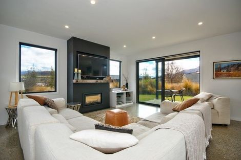 Photo of property in 1 Appin Court, Jacks Point, Queenstown, 9371