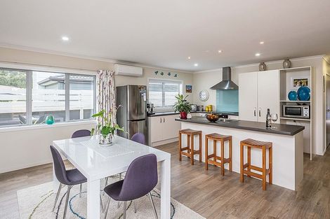 Photo of property in 208 Mazengarb Road, Paraparaumu, 5032