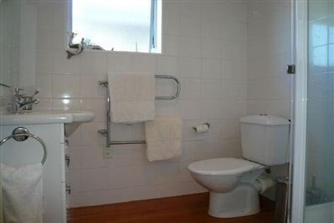 Photo of property in 3/241 Hurstmere Road, Takapuna, Auckland, 0622