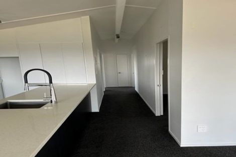 Photo of property in 21 Denarius Lane, Glendene, Auckland, 0602