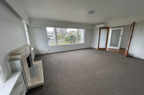 Photo of property in 16 Covil Avenue, Te Atatu South, Auckland, 0610