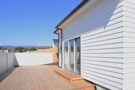 Photo of property in 4 Seagrass Place, Otaki Beach, Otaki, 5512