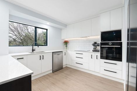 Photo of property in 114b Sandwich Road, St Andrews, Hamilton, 3200