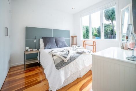 Photo of property in 4 Stirling Crescent, Hokowhitu, Palmerston North, 4410