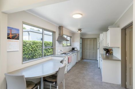 Photo of property in 78 Stewart Drive, Newlands, Wellington, 6037