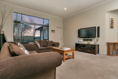 Photo of property in 8 Archer Rayner Place, Greenhithe, Auckland, 0632