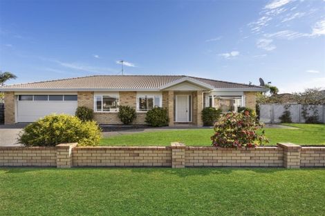 Photo of property in 156 Lakeside Drive, Orewa, 0931