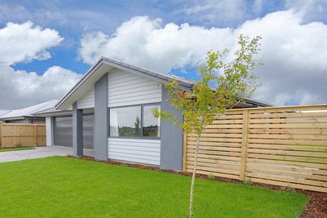 Photo of property in 66 Shillingford Boulevard, Rolleston, 7615