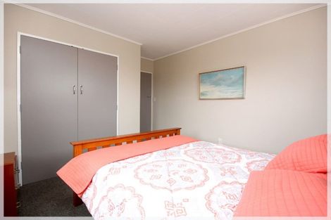 Photo of property in 14 Punga Street, Tangimoana, 4822