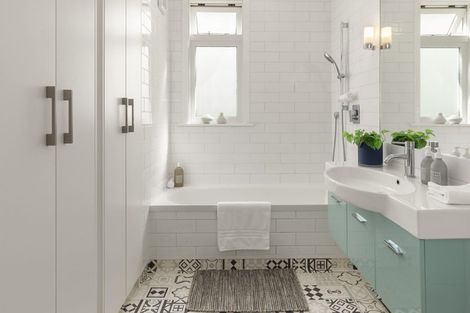 Photo of property in 215 Rintoul Street, Berhampore, Wellington, 6023