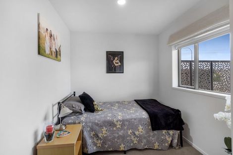 Photo of property in 8 Bayview Park Lane, Orewa, 0931