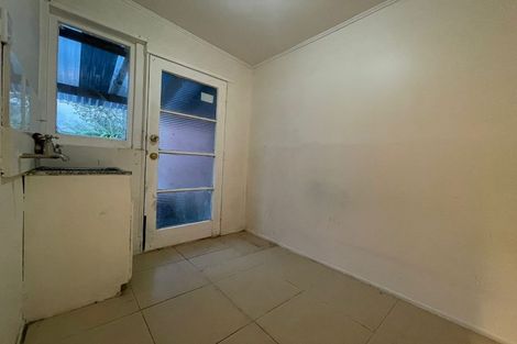 Photo of property in 1/120 Rosebank Road, Avondale, Auckland, 1026