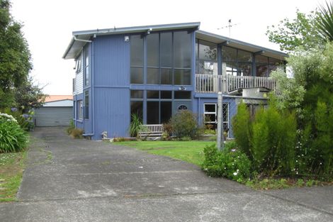 Photo of property in 63 Plumley Crescent, Mangere, Auckland, 2022