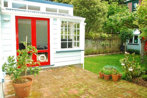 Photo of property in 62 Honiana Te Puni Street, Aro Valley, Wellington, 6021