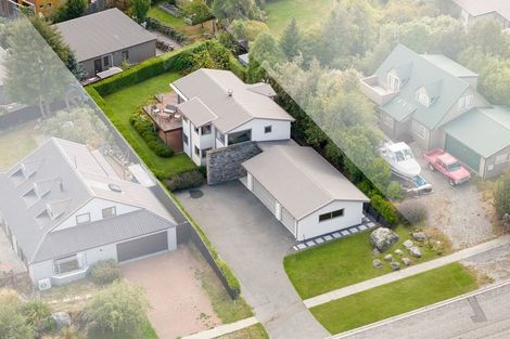 Photo of property in 23 Cedar Drive, Kelvin Heights, Queenstown, 9300