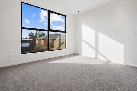 Photo of property in 12f Hewlett Road, Massey, Auckland, 0614