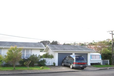 Photo of property in 8 Terrance Grove, Paparangi, Wellington, 6037