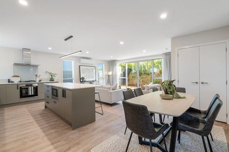 Photo of property in 34 Metoriti Crescent, Karaka, 2124