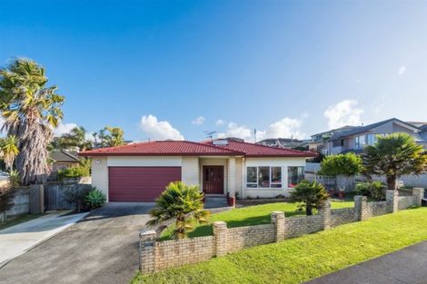 Photo of property in 48 Hogarth Rise, West Harbour, Auckland, 0618
