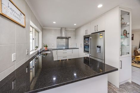 Photo of property in 124 Charles Prevost Drive, The Gardens, Auckland, 2105