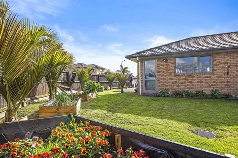 Photo of property in 2 Aitkenhead Court, Parakai, 0830