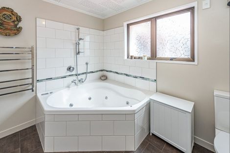 Photo of property in 1 Iwiroa Terrace, Durie Hill, Whanganui, 4500