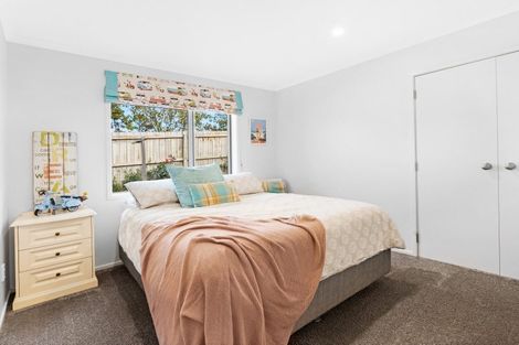 Photo of property in 6 Gavinike Place, Waimauku, 0812