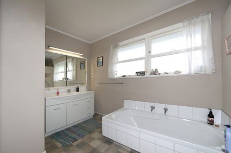 Photo of property in 24 Golding Road, Taradale, Napier, 4112