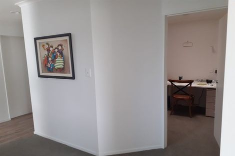 Photo of property in 12 Shelter Grove, Frankleigh Park, New Plymouth, 4310