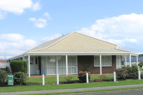 Photo of property in 47 Matapihi Road, Mount Maunganui, 3116