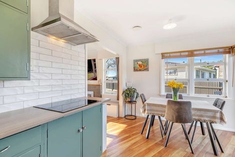 Photo of property in 13 Mako Mako Road, Levin, 5510