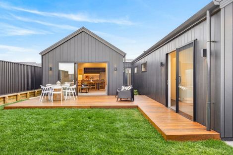 Photo of property in 7 Annie Aranui Drive, Poraiti, 4182